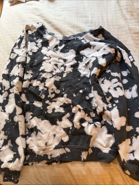Women’s Cozy Tie-Dye Pullover Sweater - Black & Cream
